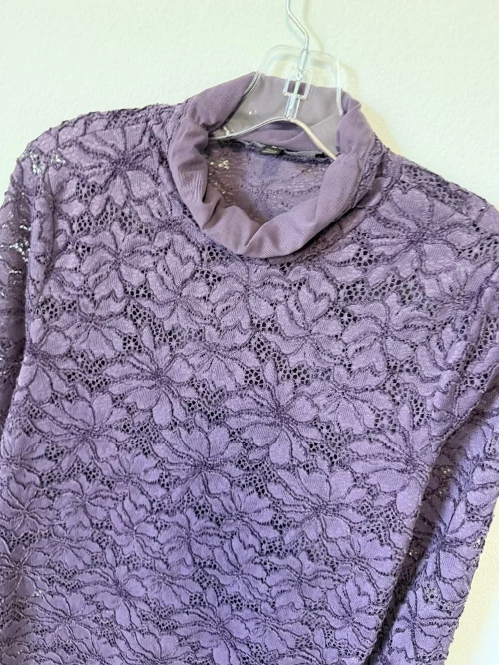 WHBM Long Sleeve Turtleneck Purple Floral Lace Stretch Blouse Women's Size M
